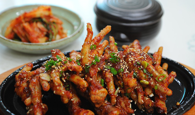 seasoned-chicken-feet-749362_960_720.png